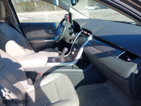 2011 Ford Edge SEL with VIN 2FMDK4JC1BBB04411, listed as a IAAI auction lot 41704037 with 235,673 mi miles. Bid and sale history available at carsss.com. Image 5.