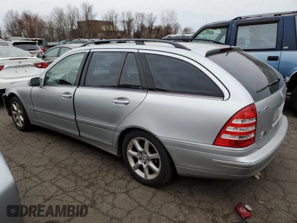 2005 Mercedes-Benz C 240 with VIN WDBRH81J55F654419, listed as a Copart auction lot 87032754 with Not provided miles and Salvage title. Bid and sale history available at DreamBid. Image 2.