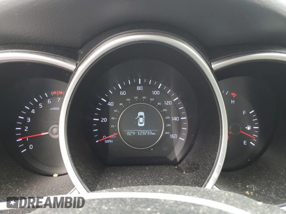 2015 Kia Optima EX z VIN 5XXGN4A76FG415365, wystawiony jako Copart lot #57275375 z przebiegiem 123 733 mil mil oraz Szkoda całkowita • Salvage title. Historia ofert i sprzedaży dostępna na DreamBid. Obrazek 9.