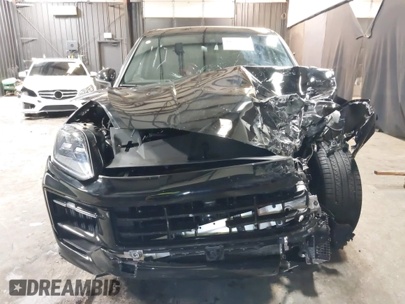 2024 Porsche Cayenne S с VIN WP1AL2AY3RDA32831, выставлен на аукционе IAAI как лот 40750798 с пробегом Не указан миль и . История ставок и продаж доступна на DreamBid. Изображение 6.