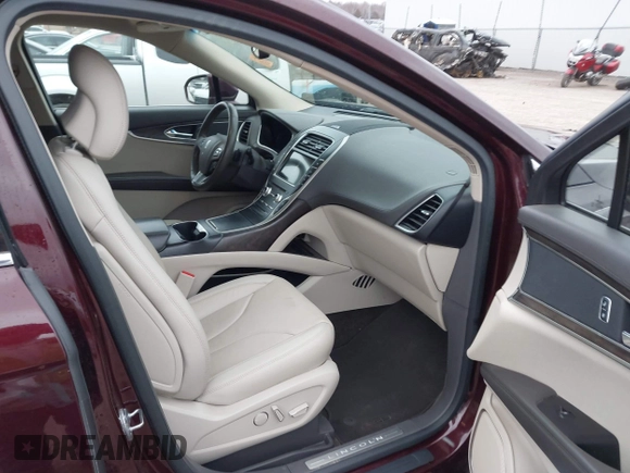 2017 Lincoln MKX Reserve with VIN 2LMPJ6LR1HBL43659, listed as a IAAI auction lot 41480654 with 100,677 mi miles. Bid and sale history available at carsss.com. Image 5.