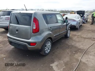 2013 Kia Soul + with VIN KNDJT2A66D7627843, listed as a IAAI auction lot 41961701 with 78,999 mi miles. Bid and sale history available at carsss.com. Image 4.