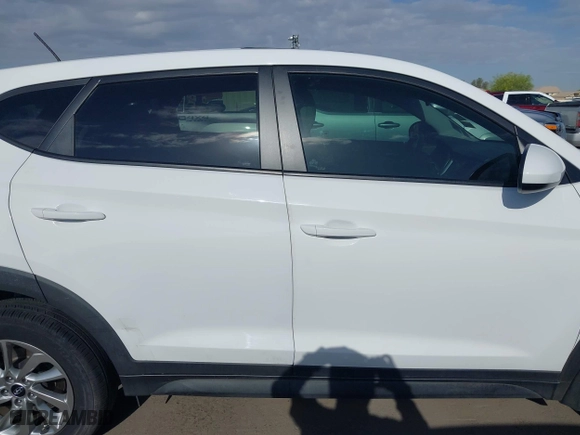 2016 Hyundai Tucson SE with VIN KM8J23A48GU212421, listed as a IAAI auction lot 42072562 with 63,745 mi miles. Bid and sale history available at carsss.com. Image 13.