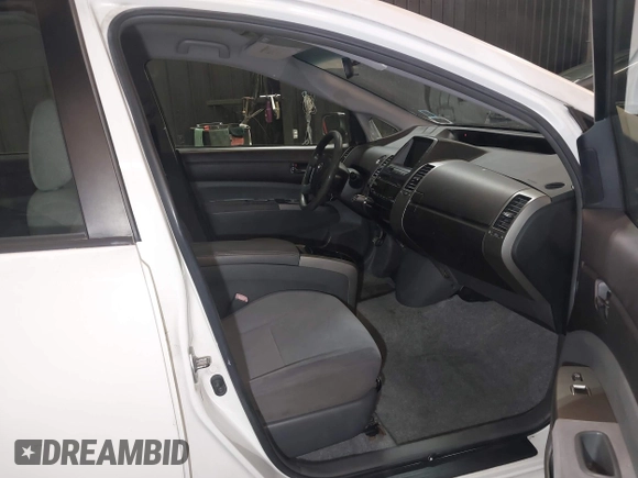 2005 Toyota Prius with VIN JTDKB22U453123675, listed as a IAAI auction lot 42115542 with 87,252 mi miles. Bid and sale history available at carsss.com. Image 5.