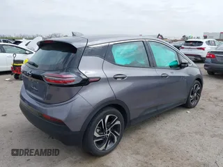 2023 Chevrolet Bolt EV 2LT z VIN 1G1FX6S0XP4170965, wystawiony jako IAAI lot #41946627 z przebiegiem 18 477 mil mil oraz . Historia ofert i sprzedaży dostępna na DreamBid. Obrazek 4.