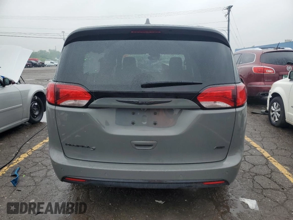 2020 Chrysler Pacifica Launch Edition with VIN 2C4RC3BG5LR274055, listed as a Copart auction lot 59786895 with 30,475 mi miles and Salvage title. Bid and sale history available at DreamBid. Image 6.