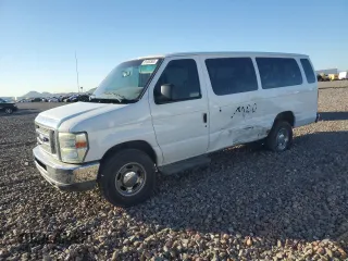 2011 Ford Econoline Passenger XL z VIN 1FBSS3BL0BDA35732, wystawiony jako Copart lot #81000344 z przebiegiem 122 070 mil mil oraz Szkoda całkowita • Salvage title. Historia ofert i sprzedaży dostępna na DreamBid. Obrazek 1.