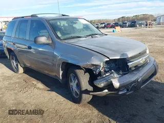 2006 Chevrolet TrailBlazer LS with VIN 1GNDT13S462249241, listed as a IAAI auction lot 41869456 with 228,053 mi miles. Bid and sale history available at carsss.com. Image 1.