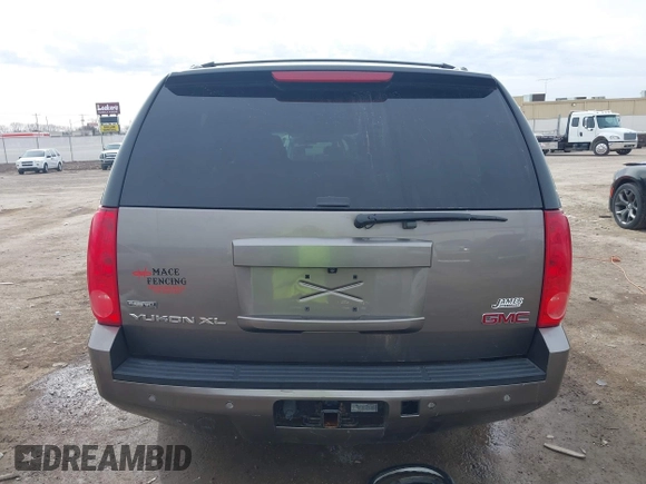 2012 GMC Yukon XL SLT with VIN 1GKS2KE78CR177257, listed as a IAAI auction lot 41488033 with 254,663 mi miles. Bid and sale history available at carsss.com. Image 16.