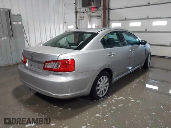 2011 Mitsubishi Galant FE z VIN 4A32B2FF6BE024171, wystawiony jako IAAI lot #41514790 z przebiegiem 118 221 mil mil oraz . Historia ofert i sprzedaży dostępna na DreamBid. Obrazek 4.