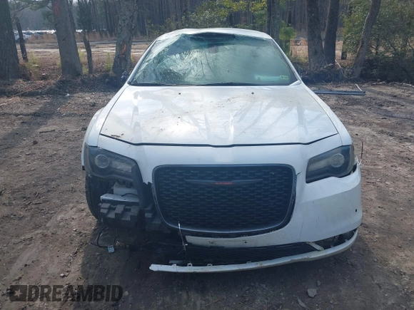 2021 Chrysler 300 with VIN 2C3CCABG1MH520380, listed as a IAAI auction lot 41639405 with 87,832 mi miles. Bid and sale history available at carsss.com. Image 13.