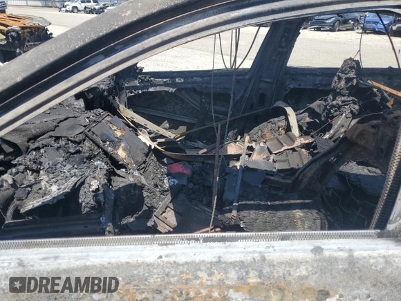 2024 Mercedes-Benz C 300 z VIN W1KAF4GB3RR217669, wystawiony jako Copart lot #54194875 z przebiegiem Nie podano mil oraz Nie do naprawy • Non repairable. Historia ofert i sprzedaży dostępna na DreamBid. Obrazek 7.