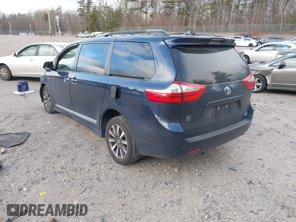 2018 Toyota Sienna XLE with VIN 5TDDZ3DC0JS204454, listed as a IAAI auction lot 41256608 with 153,543 mi miles. Bid and sale history available at carsss.com. Image 3.