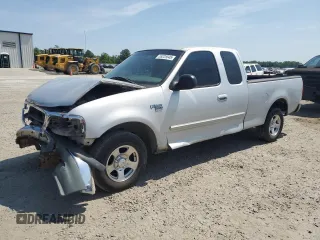 2003 Ford F-150 XL с VIN 1FTRX17W63NA23793, выставлен на аукционе Copart как лот 55225545 с пробегом 231 185 миль миль и Списание • Salvage title. История ставок и продаж доступна на DreamBid. Изображение 1.