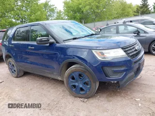 2016 Ford Police Interceptor Utility z VIN 1FM5K8AR2GGA28729, wystawiony jako IAAI lot #42318398 z przebiegiem 231 620 mil mil oraz . Historia ofert i sprzedaży dostępna na DreamBid. Obrazek 1.