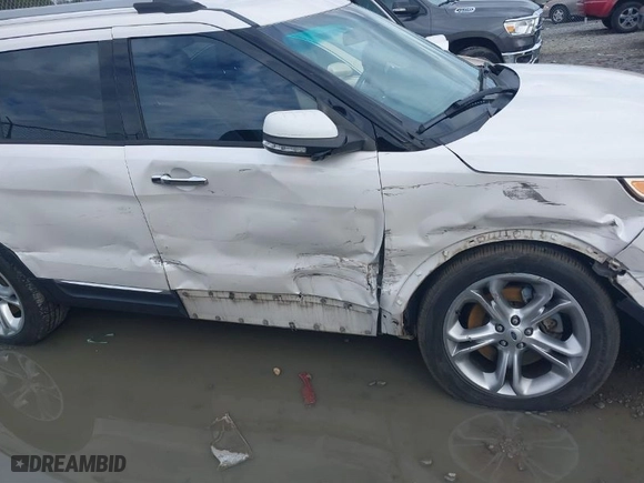 2015 Ford Explorer Limited with VIN 1FM5K7F89FGB06819, listed as a IAAI auction lot 41600497 with 87,652 mi miles. Bid and sale history available at carsss.com. Image 6.