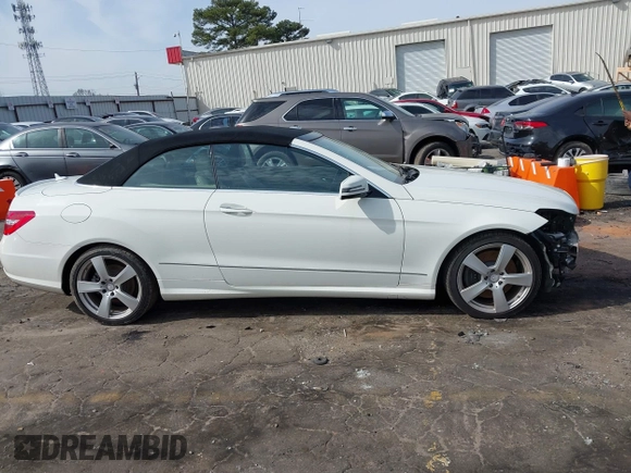 2011 Mercedes-Benz E-Class E 550 with VIN WDDKK7CF4BF093607, listed as a IAAI auction lot 41596557 with 128,548 mi miles. Bid and sale history available at carsss.com. Image 13.