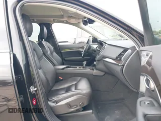 2016 Volvo XC90 T6 Momentum with VIN YV4A22PK6G1051537, listed as a IAAI auction lot 41532906 with 183,697 mi miles. Bid and sale history available at carsss.com. Image 5.
