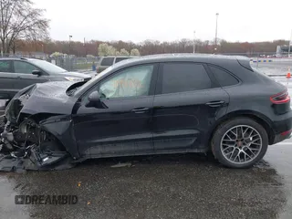 2018 Porsche Macan z VIN WP1AA2A59JLB13452, wystawiony jako IAAI lot #41990842 z przebiegiem Nie podano mil oraz . Historia ofert i sprzedaży dostępna na DreamBid. Obrazek 15.