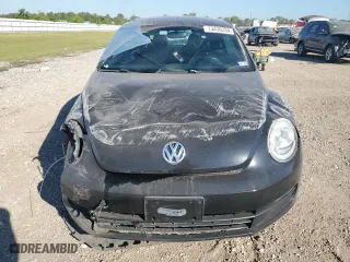2012 Volkswagen Beetle 2.5L PZEV with VIN 3VWJP7ATXCM627644, listed as a Copart auction lot 73436334 with 97,039 mi miles and Salvage Title. Bid and sale history available at carsss.com. Image 5.