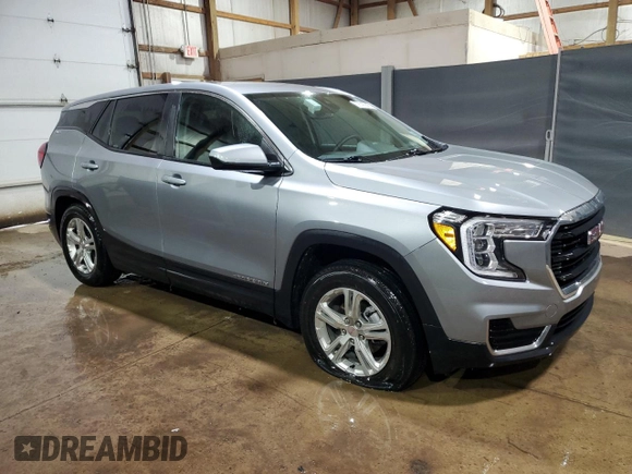 2024 GMC Terrain SLE z VIN 3GKALMEG0RL372967, wystawiony jako Copart lot #59143945 z przebiegiem 26 511 mil mil oraz Czysty tytuł • Clean title. Historia ofert i sprzedaży dostępna na DreamBid. Obrazek 4.