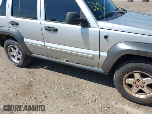 2006 Jeep Liberty Sport z VIN 1J4GL48K26W147004, wystawiony jako IAAI lot #42079926 z przebiegiem Nie podano mil oraz . Historia ofert i sprzedaży dostępna na DreamBid. Obrazek 6.