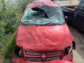 2008 Dodge Grand Caravan SE z VIN 2D8HN44H68R784277, wystawiony jako Copart lot #53087202 z przebiegiem Nie podano mil oraz Nie do naprawy • Non repairable. Historia ofert i sprzedaży dostępna na DreamBid. Obrazek 10.