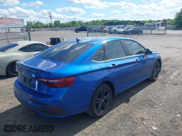 2024 Volkswagen Jetta SE with VIN 3VW7M7BU8RM067013, listed as a IAAI auction lot 42179920 with 32,418 mi miles and . Bid and sale history available at DreamBid. Image 4.