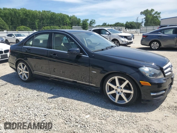 2012 Mercedes-Benz C 250 Sport z VIN WDDGF4HB9CR207602, wystawiony jako Copart lot #57763065 z przebiegiem 103 076 mil mil oraz Czysty tytuł • Clean title. Historia ofert i sprzedaży dostępna na DreamBid. Obrazek 4.