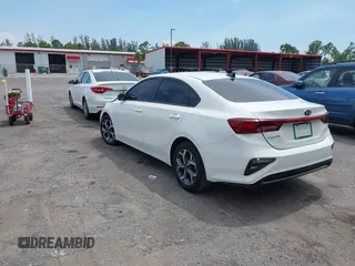 2021 Kia Forte LXS z VIN 3KPF24AD9ME329712, wystawiony jako IAAI lot #39462725 z przebiegiem 36 326 mil mil oraz . Historia ofert i sprzedaży dostępna na DreamBid. Obrazek 3.