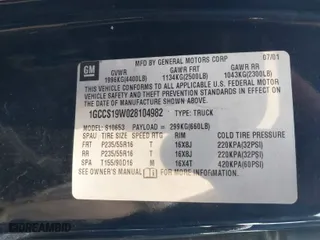 2002 Chevrolet S-10 LS with VIN 1GCCS19W028104982, listed as a IAAI auction lot 42017925 with 114,564 mi miles. Bid and sale history available at carsss.com. Image 9.