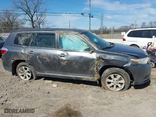 2012 Toyota Highlander with VIN 5TDBK3EH3CS123666, listed as a IAAI auction lot 41640074 with 195,424 mi miles. Bid and sale history available at carsss.com. Image 13.
