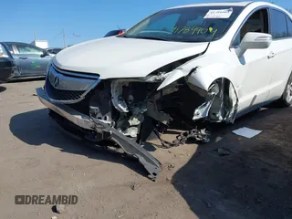 2015 Acura RDX with VIN 5J8TB4H39FL010970, listed as a IAAI auction lot 41784904 with 111,942 mi miles. Bid and sale history available at carsss.com. Image 17.