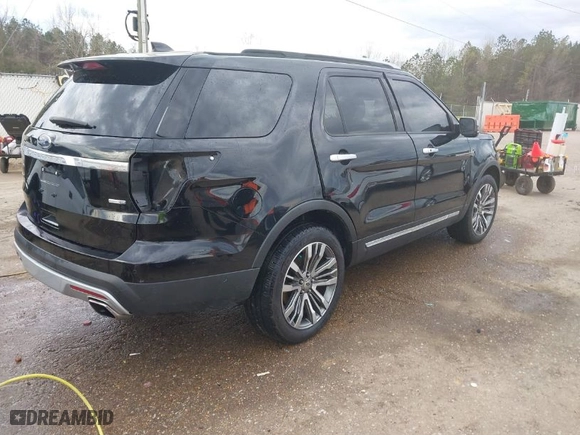 2017 Ford Explorer Platinum with VIN 1FM5K8HT9HGC91593, listed as a IAAI auction lot 41878996 with 121,932 mi miles. Bid and sale history available at carsss.com. Image 4.