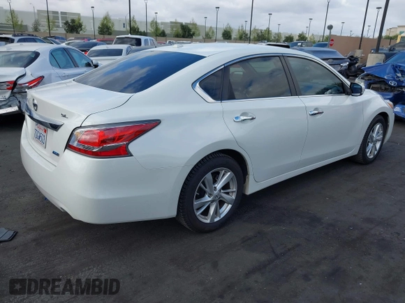 2014 Nissan Altima 2.5 S with VIN 1N4AL3AP4EN256344, listed as a IAAI auction lot 42028953 with 111,984 mi miles. Bid and sale history available at carsss.com. Image 4.