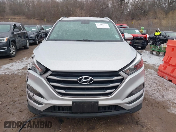 2017 Hyundai Tucson SE with VIN KM8J3CA45HU331252, listed as a IAAI auction lot 41744426 with 76,845 mi miles. Bid and sale history available at carsss.com. Image 12.