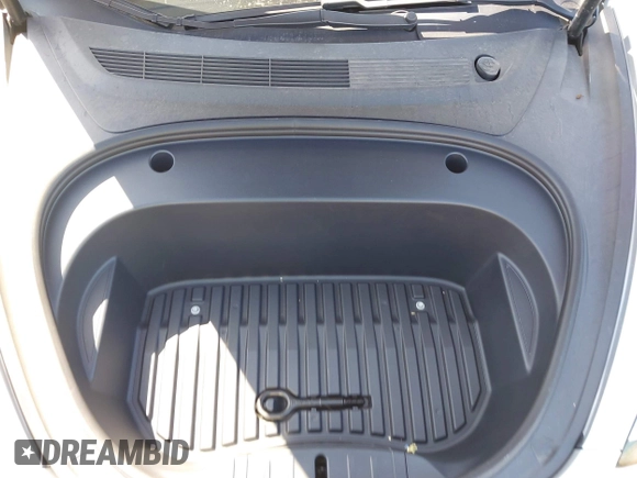 2018 Tesla Model 3 Long Range Battery with VIN 5YJ3E1EB5JF100578, listed as a IAAI auction lot 41959766 with 57,931 mi miles and . Bid and sale history available at DreamBid. Image 10.
