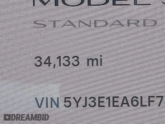 2020 Tesla Model 3 Standard Range Plus z VIN 5YJ3E1EA6LF785622, wystawiony jako IAAI lot #42080180 z przebiegiem 34 133 mil mil oraz . Historia ofert i sprzedaży dostępna na DreamBid. Obrazek 15.