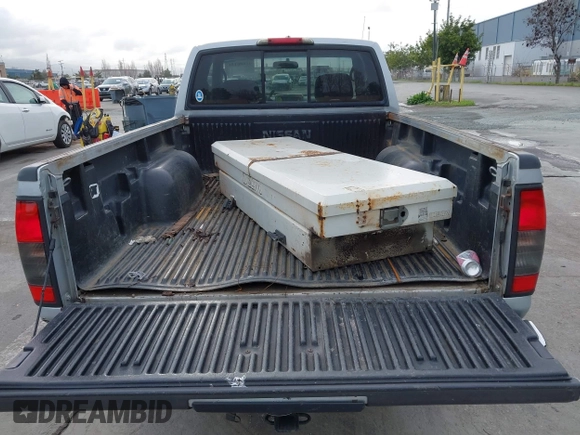 2002 Nissan Frontier XE с VIN 1N6DD26SX2C385558, выставлен на аукционе IAAI как лот 41608151 с пробегом 301 399 миль миль и . История ставок и продаж доступна на DreamBid. Изображение 8.