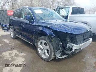2021 Audi Q5 Premium Plus with VIN WA1BAAFY6M2015664, listed as a IAAI auction lot 41860435 with 26,088 mi miles. Bid and sale history available at carsss.com. Image 1.