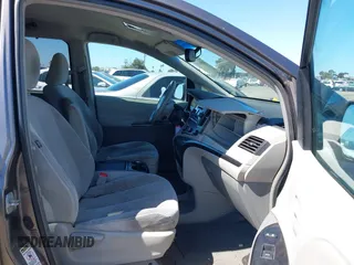 2011 Toyota Sienna LE AAS with VIN 5TDKK3DC0BS055346, listed as a IAAI auction lot 41834715 with 124,847 mi miles. Bid and sale history available at carsss.com. Image 5.