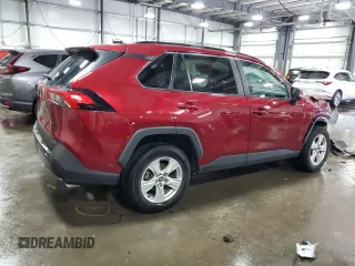 2021 Toyota RAV4 XLE z VIN 2T3P1RFV0MW206150, wystawiony jako Copart lot #57172615 z przebiegiem 55 051 mil mil oraz Szkoda całkowita • Salvage title. Historia ofert i sprzedaży dostępna na DreamBid. Obrazek 3.