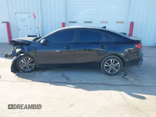 2024 Kia Forte LXS z VIN 3KPF24AD6RE836641, wystawiony jako IAAI lot #41793732 z przebiegiem 16 855 mil mil oraz . Historia ofert i sprzedaży dostępna na DreamBid. Obrazek 15.