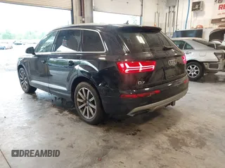 2017 Audi Q7 Premium Plus z VIN WA1LAAF75HD047074, wystawiony jako IAAI lot #42223975 z przebiegiem 126 501 mil mil oraz . Historia ofert i sprzedaży dostępna na DreamBid. Obrazek 3.