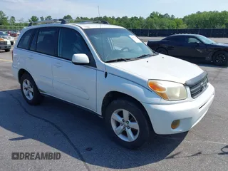 2005 Toyota RAV4 with VIN JTEGD20V350084568, listed as a IAAI auction lot 42127157 with 252,562 mi miles. Bid and sale history available at carsss.com. Image 1.
