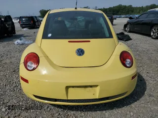 2010 Volkswagen New Beetle Coupe with VIN 3VWPG3AG5AM014477, listed as a Copart auction lot 72705134 with 132,244 mi miles and Salvage Title. Bid and sale history available at carsss.com. Image 6.