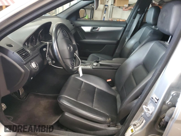 2009 Mercedes-Benz C 300 Sport with VIN WDDGF54X19F210169, listed as a Copart auction lot 61341655 with 190,275 mi miles and Salvage title. Bid and sale history available at DreamBid. Image 7.
