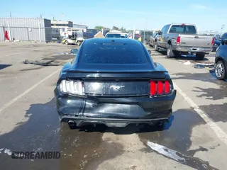 2015 Ford Mustang EcoBoost z VIN 1FA6P8TH4F5377048, wystawiony jako IAAI lot #42234256 z przebiegiem 160 455 mil mil oraz . Historia ofert i sprzedaży dostępna na DreamBid. Obrazek 17.