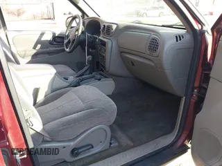 2004 Chevrolet TrailBlazer EXT LS with VIN 1GNET16S946229590, listed as a IAAI auction lot 41608645 with 149,065 mi miles. Bid and sale history available at carsss.com. Image 5.