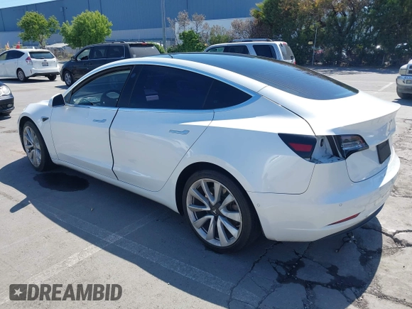 2020 Tesla Model 3 Long Range z VIN 5YJ3E1EB3LF621348, wystawiony jako IAAI lot #42121895 z przebiegiem Nie podano mil oraz . Historia ofert i sprzedaży dostępna na DreamBid. Obrazek 3.
